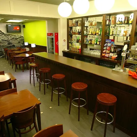 La Fonda Moreno